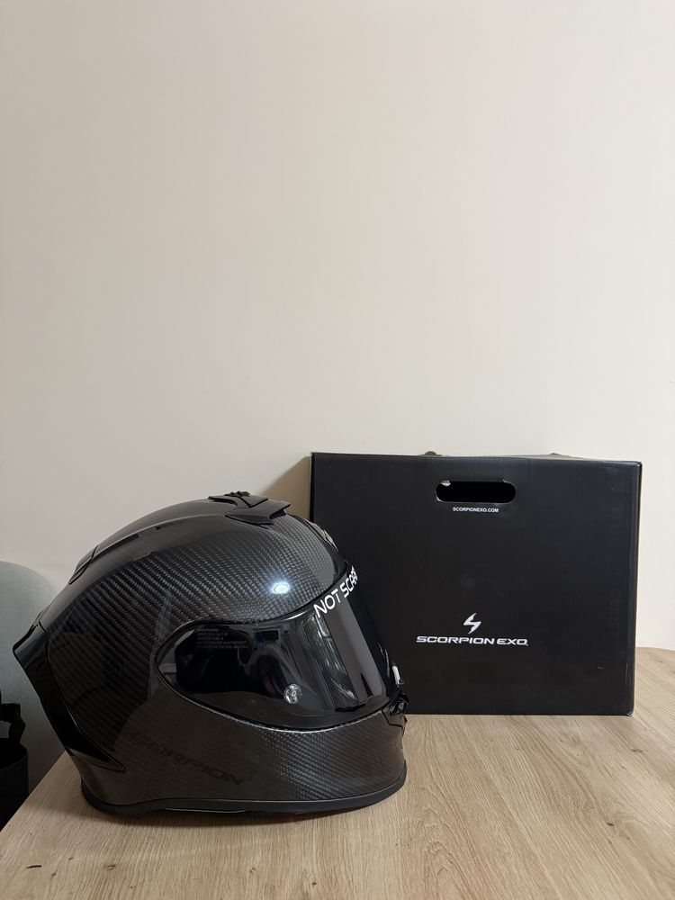 Scorpion Exo R1 M Gloss Carbon