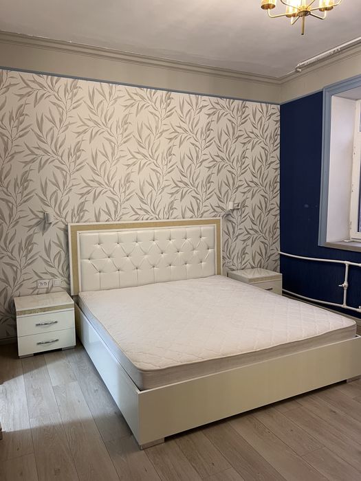 Продается спальный гарнитур