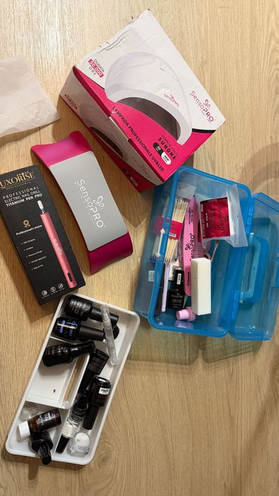 Set manichiură semipermanenta