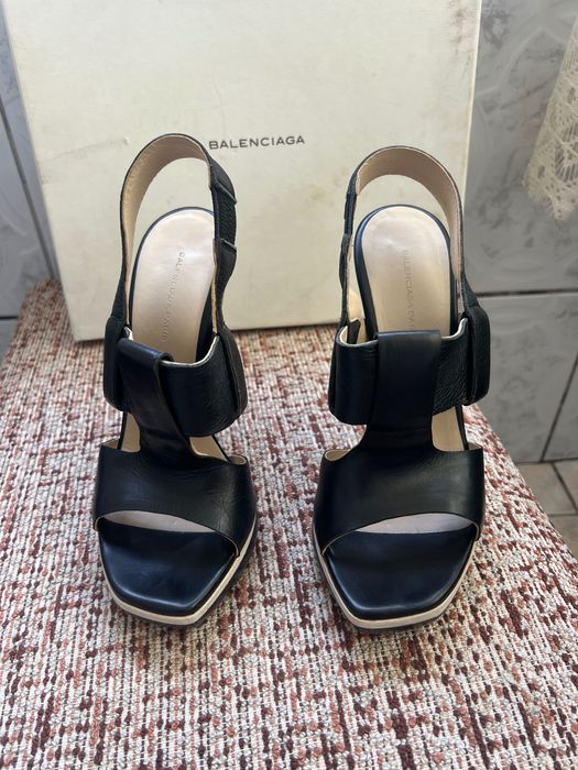 Sandale din piele naturală marca Balenciaga