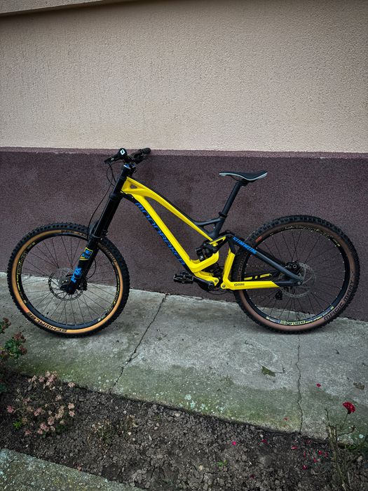 Mondraker summum carbon pro downhill (schimb cu Santa Cruz)