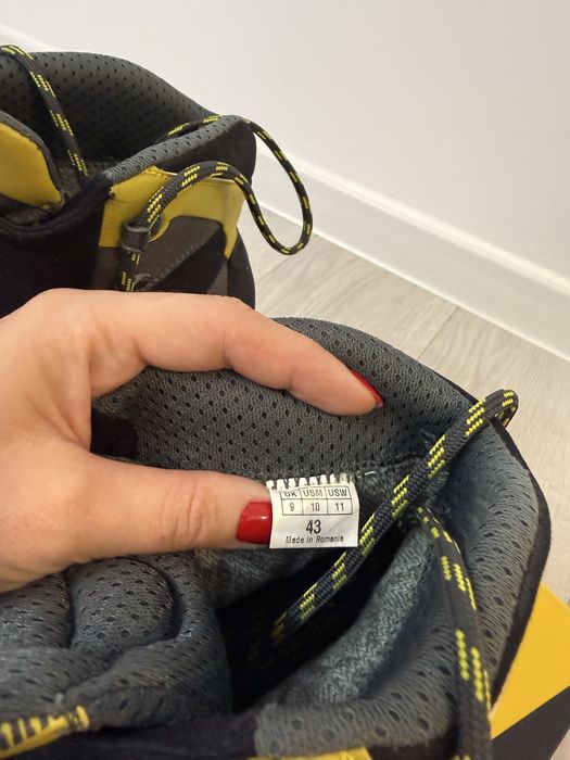 Bocanci de 3 sezoane La Sportiva Trango TRK Leather GTX