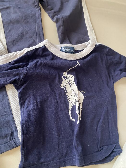 Lot de haine pt baieti purtate de cateva sunt in sfare fiarte buna