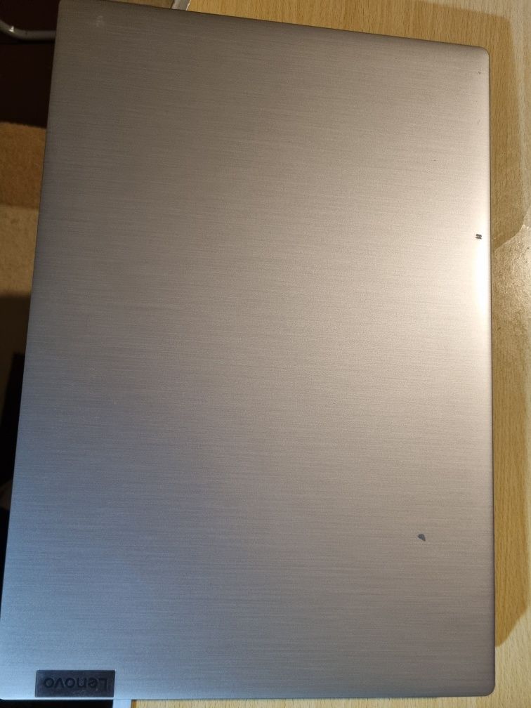 Laptop Lenovo V15 ADA - AMD Ryzen 5 3500U,15,6",SSD 512,RAM 8 GB