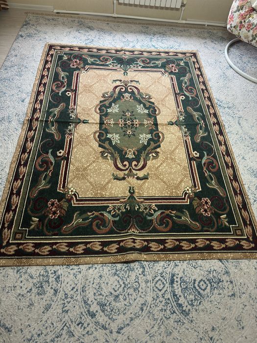 кілемдерді сатамын. Продам все кофры.