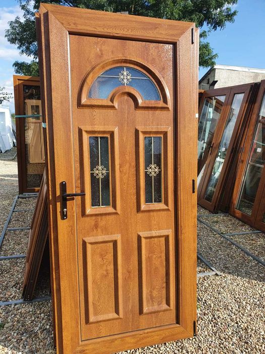 Usi termopan noi pictate - fumuri - vitrate de la 1500 lei