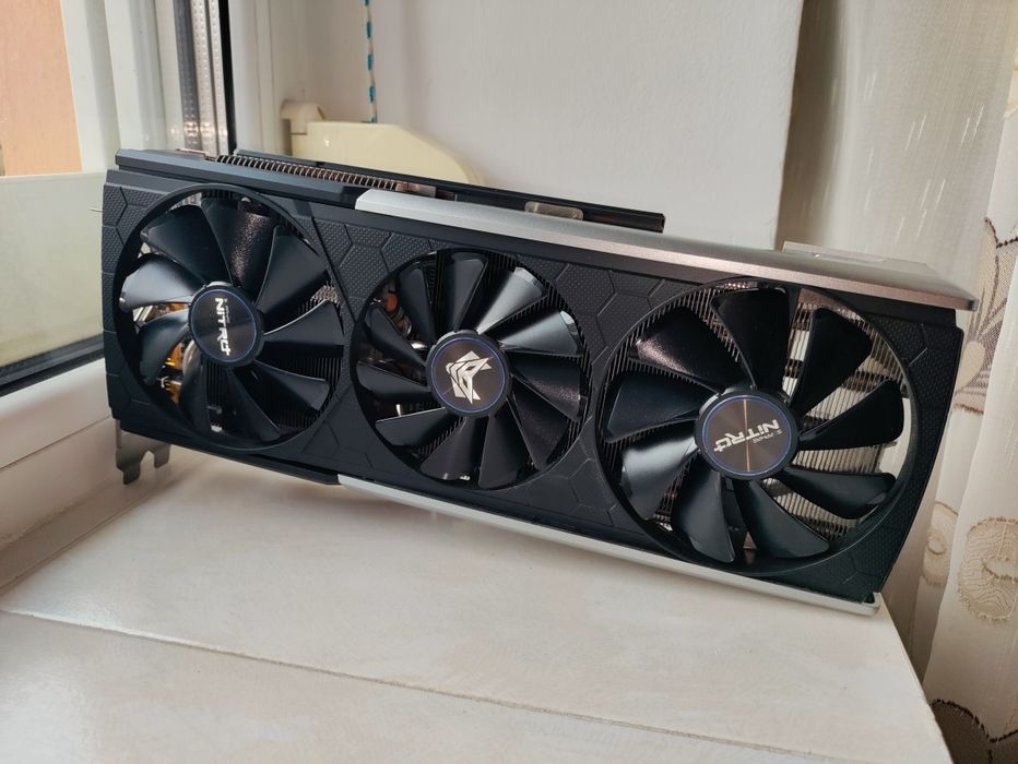 Placa video RX 5700 xt sapphire nitro+ si suport