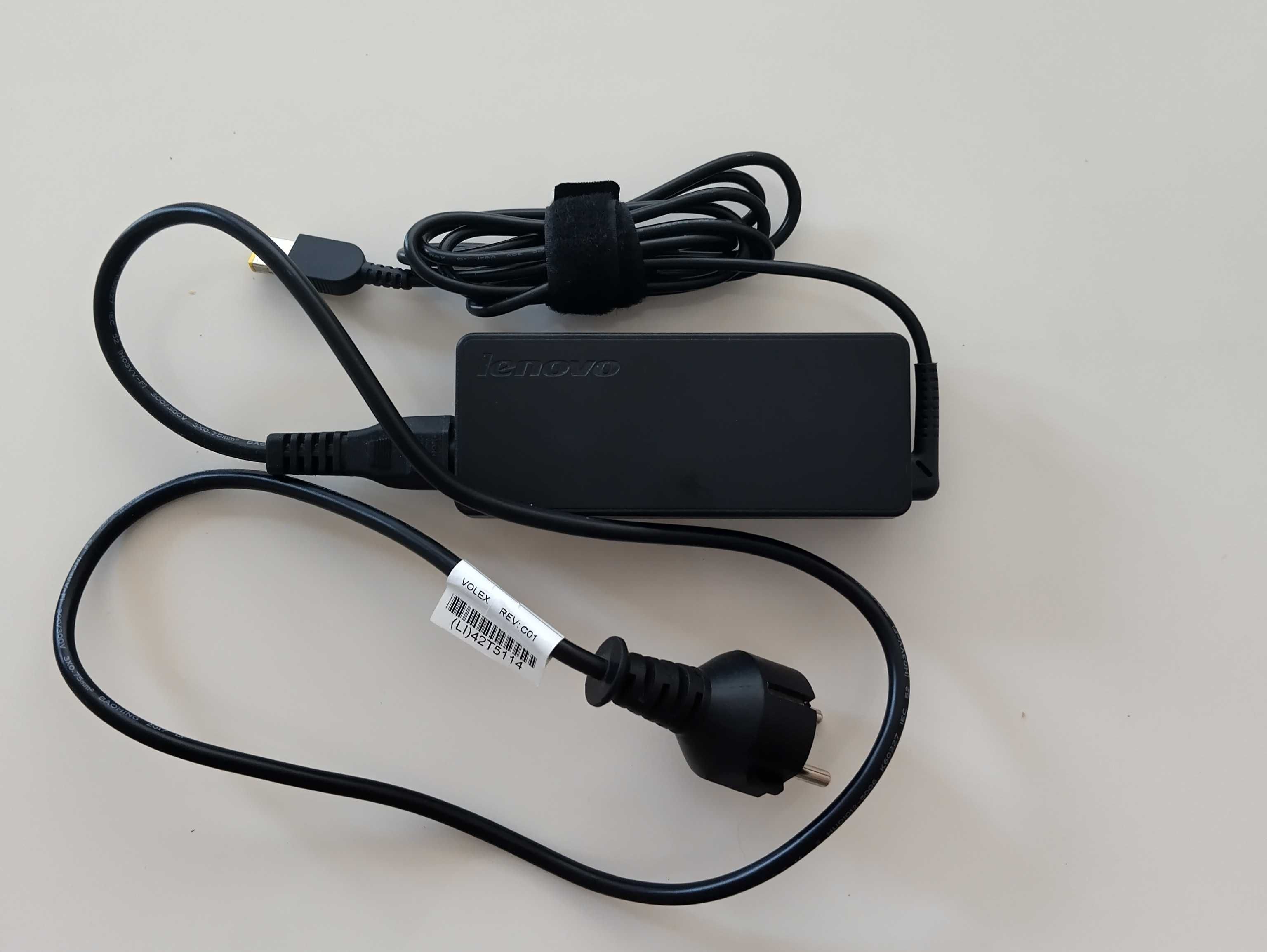 Продавам зарядно за лаптоп Lenovo(Леново), 90W, с Slim Tip конектор.