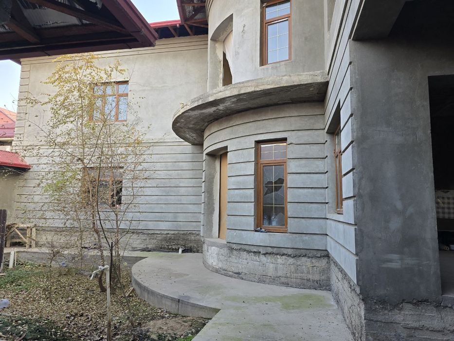 Уй 318м.кв Хасанбой Зенит