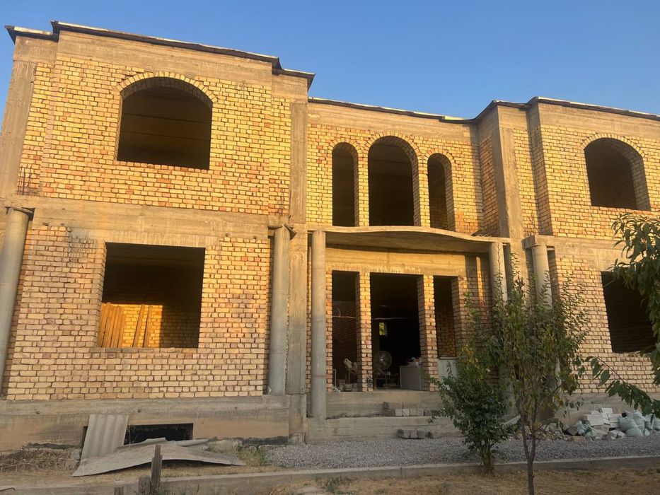 10,44 sotiq yerlik xovli sotiladi