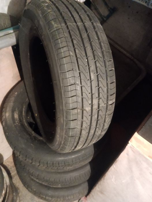 Новые шины комплект 205/65/15