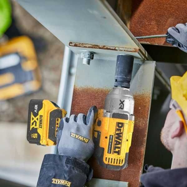 Акумулаторен ударен гайковерт DeWALT DCF900NT, 18 V, 1898 Nm, 1/2"