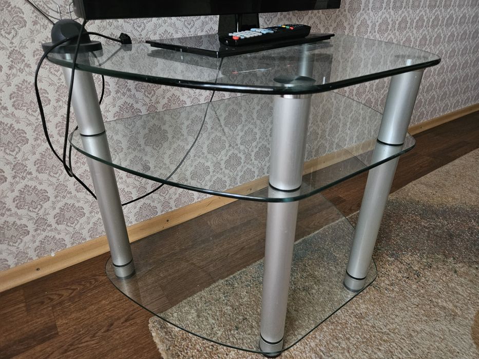 Пролам стеклянный столик