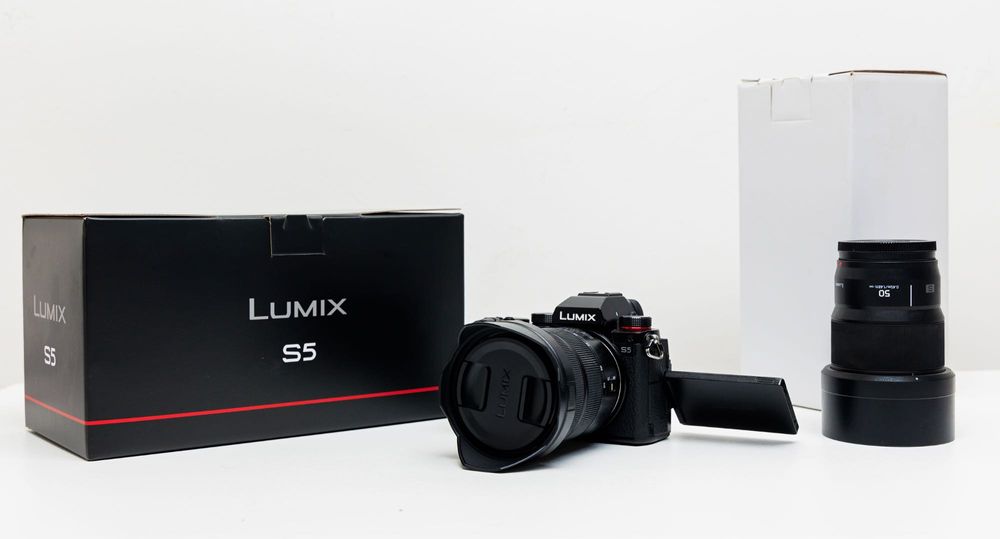 Panasonic Lumix S5 + Oбектив 20-60mm + Обектив 50мм