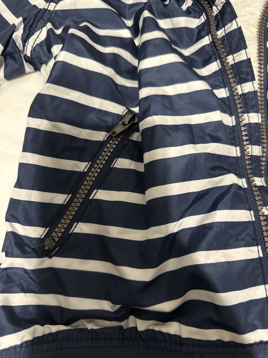 Jacheta dr ploaie H&M varsta 7-8 ani