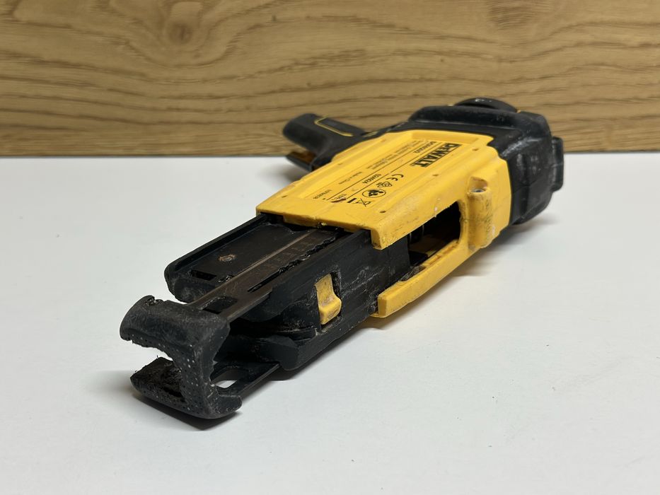 Adaptor DEWALT Magazie De Suruburi DCF6202 Stare buna