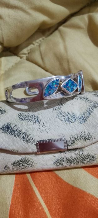 Масивна сребърна гривна