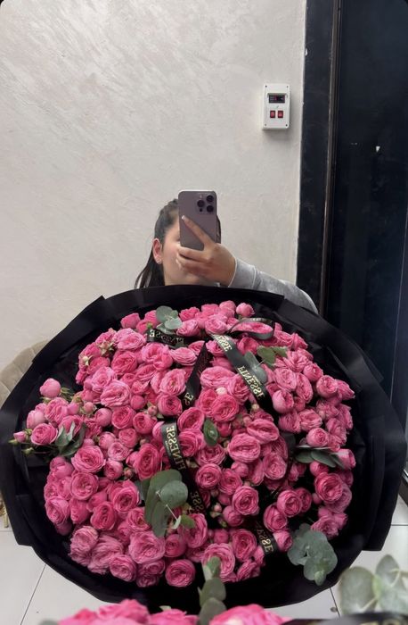 49 кустовых роз по выгодной цене!