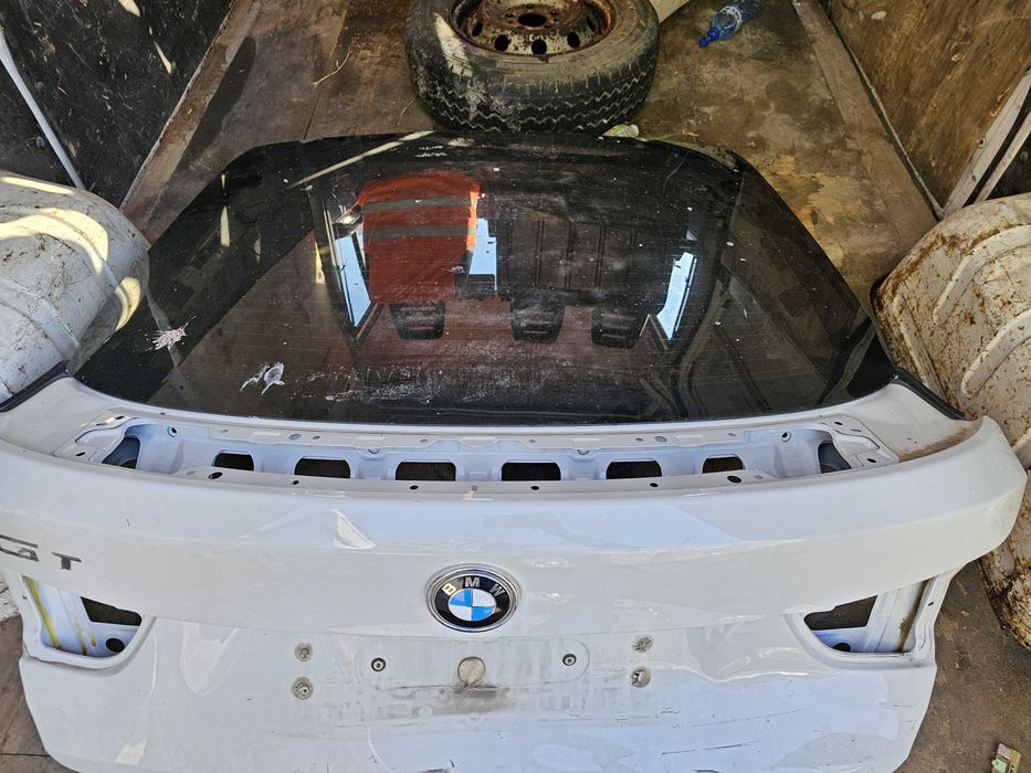 Заден капак с забележка за БМВ GT3