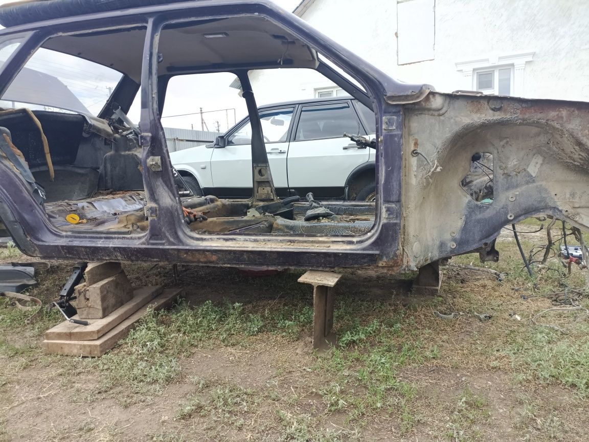 Разбираю ваз 21099