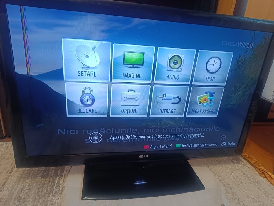 Tv LG funcțional, plus telecomandă
