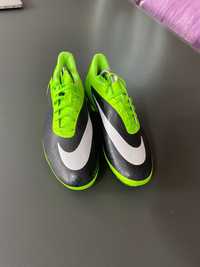 Ghete Fotbal Nike Hypervenom Phade FG Noi Marime 42.5