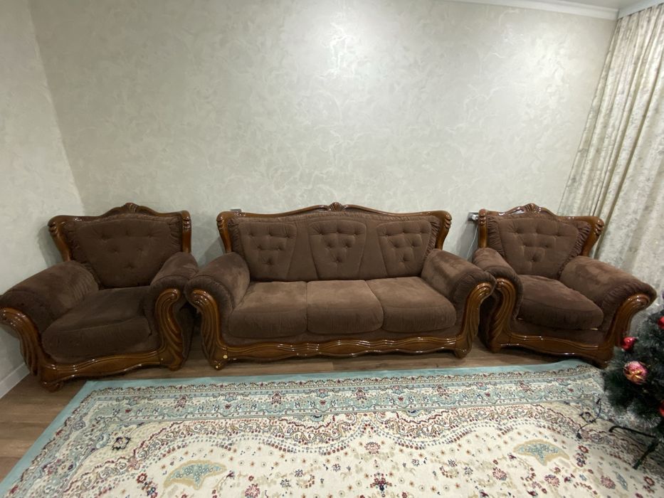 Срочно продаю диван