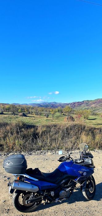 Vând motocicleta Suzuki v-strom 650cc