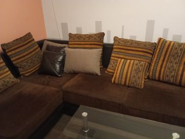 Ъглов диван (запазен, мек и удобен)