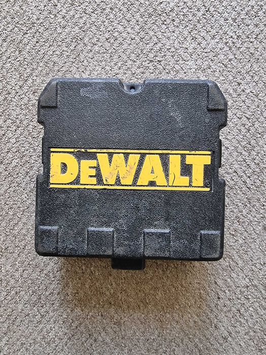 Dewalt лазерен нивелир зелен