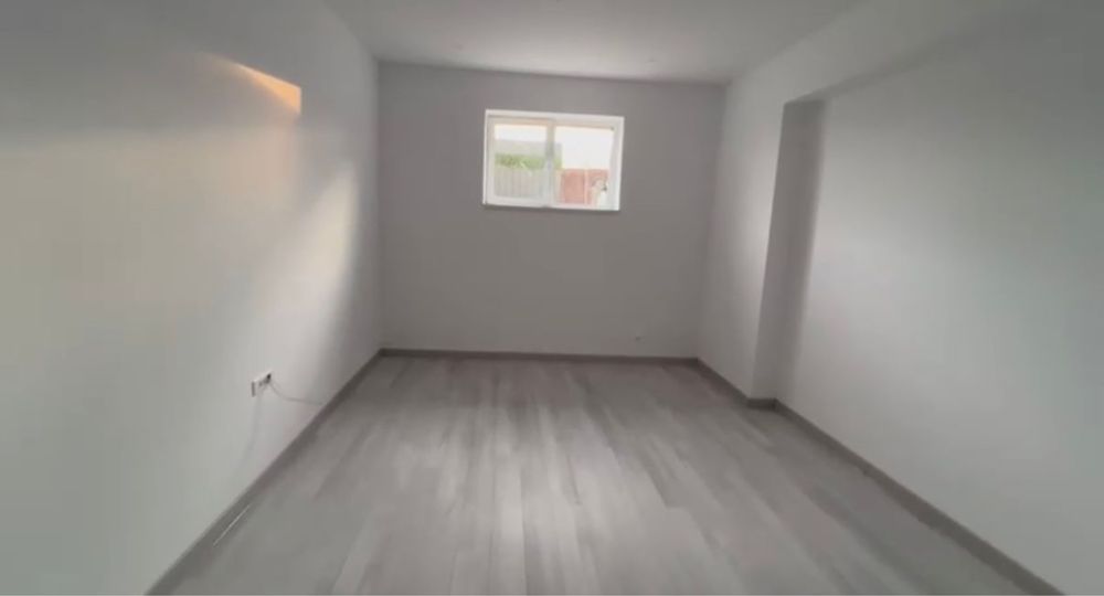Apartament cu 2 camere - spatiu comercial
