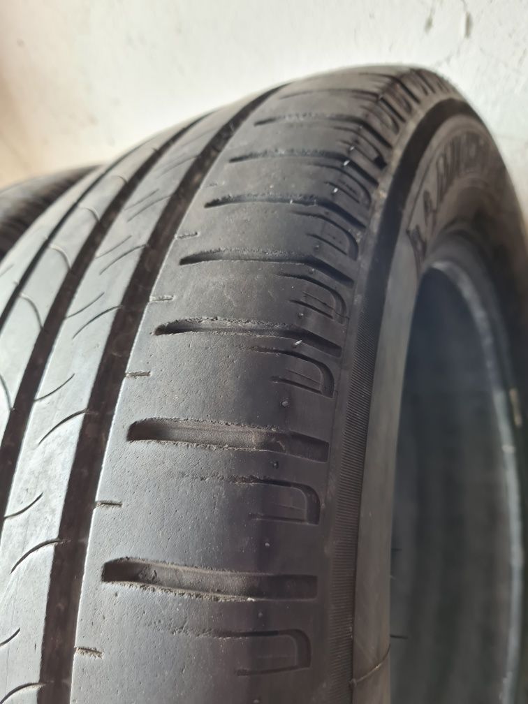 2 бр. летни гуми 215/60/16 Michelin DOT 3915 4-5 mm