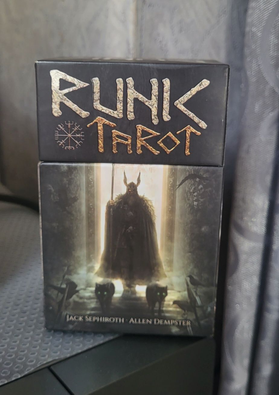 Таро карти runic tarot