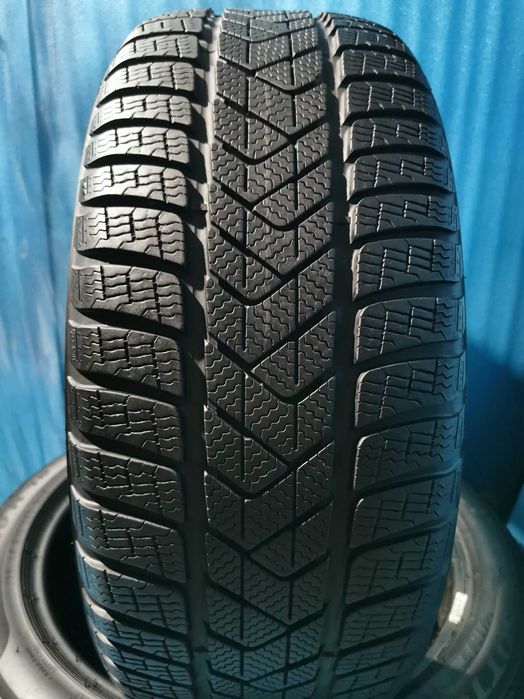 225 45 17 pirelli runflat m+s 2 buc