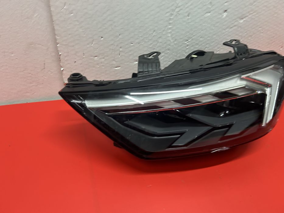 Far Audi A1  82A full led 2018-2022 stanga