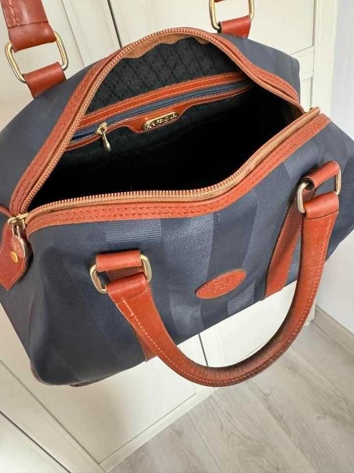 Foarte tare geanta originala Fendi