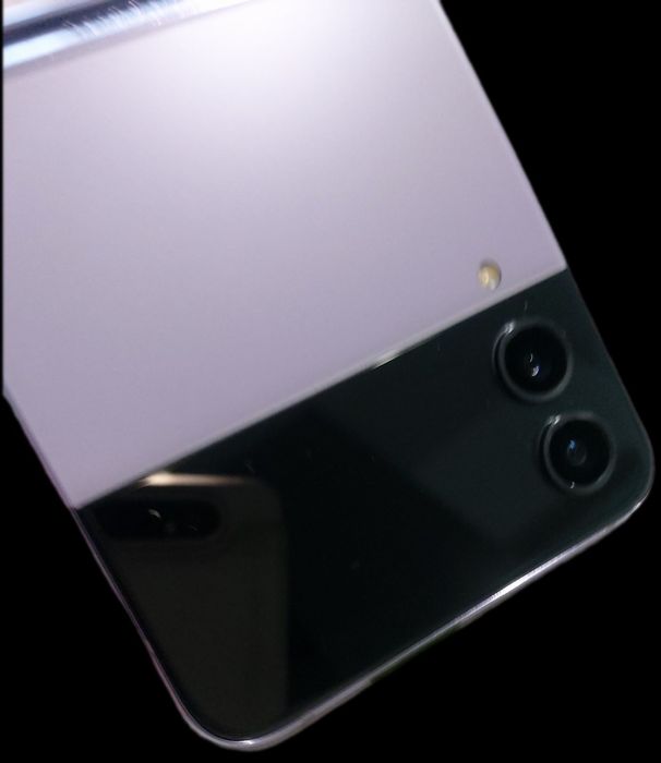 Samsung Z Flip 4 512 GB, без забележки с гаранция до 02.2025г.