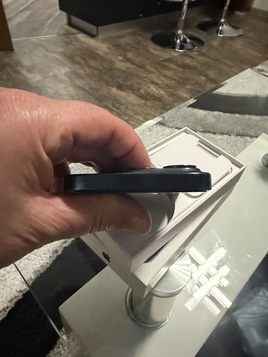 IPHONE  15 pro със гаранция до 20.12.2026