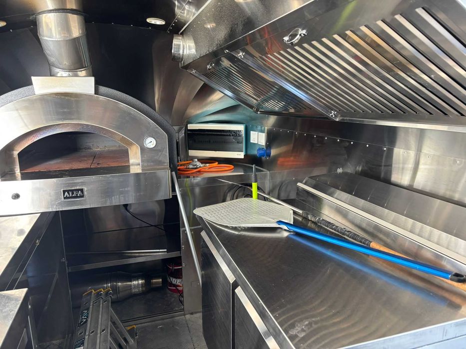 FOODTRUCK Remorca completa cu toate echipamentele