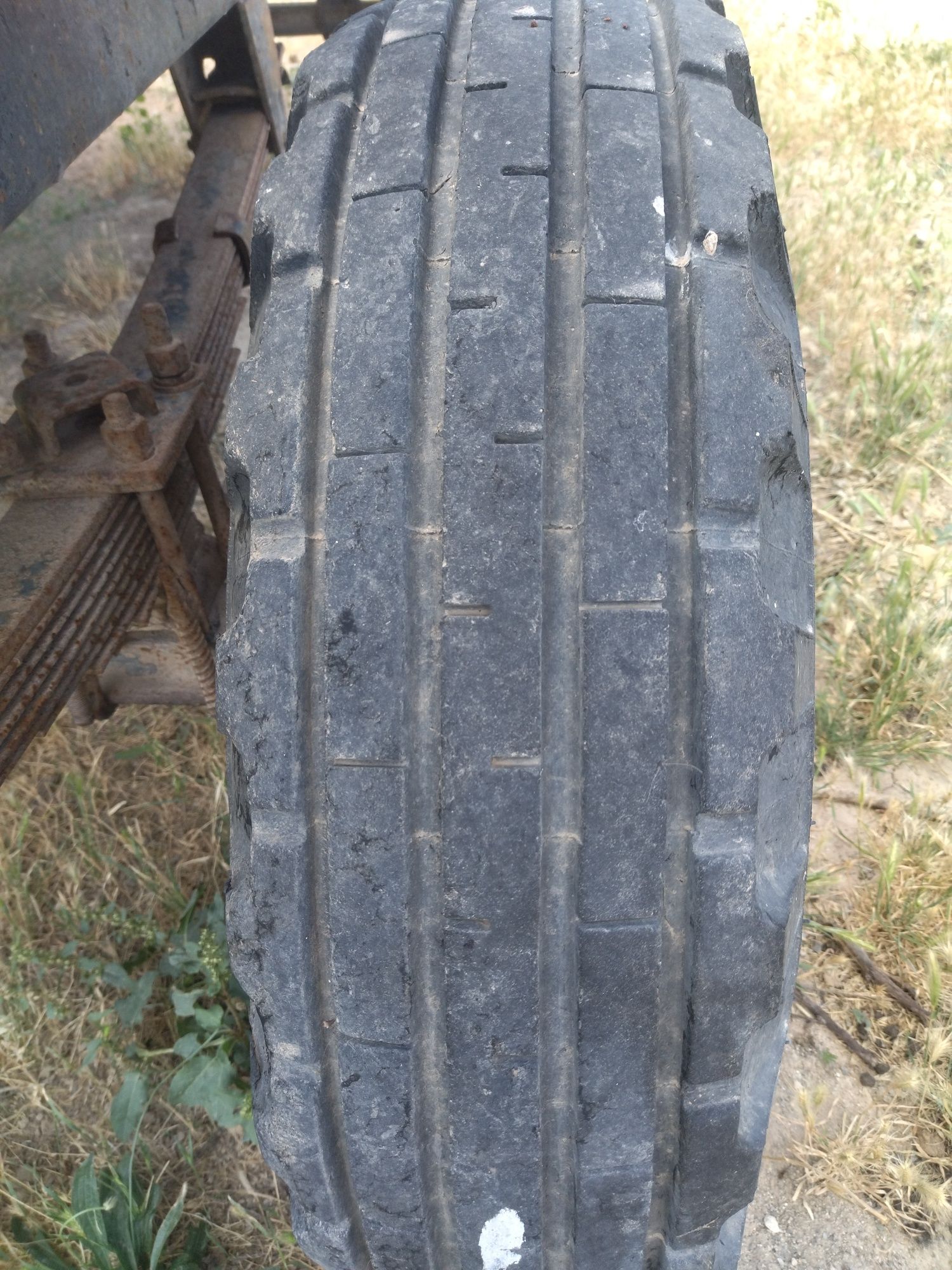 T 28 traktor sotiladi holati yaxshi ishlab turgan texnika