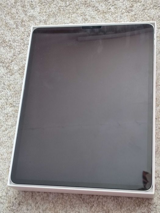 Ipad pro 12.9 5 gen + подарък