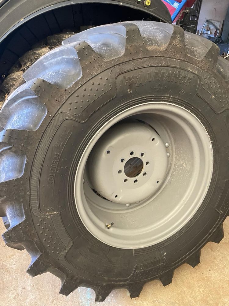 Нови гуми с джанти за трактор ALLIANCE 420/70R24 280/70R18