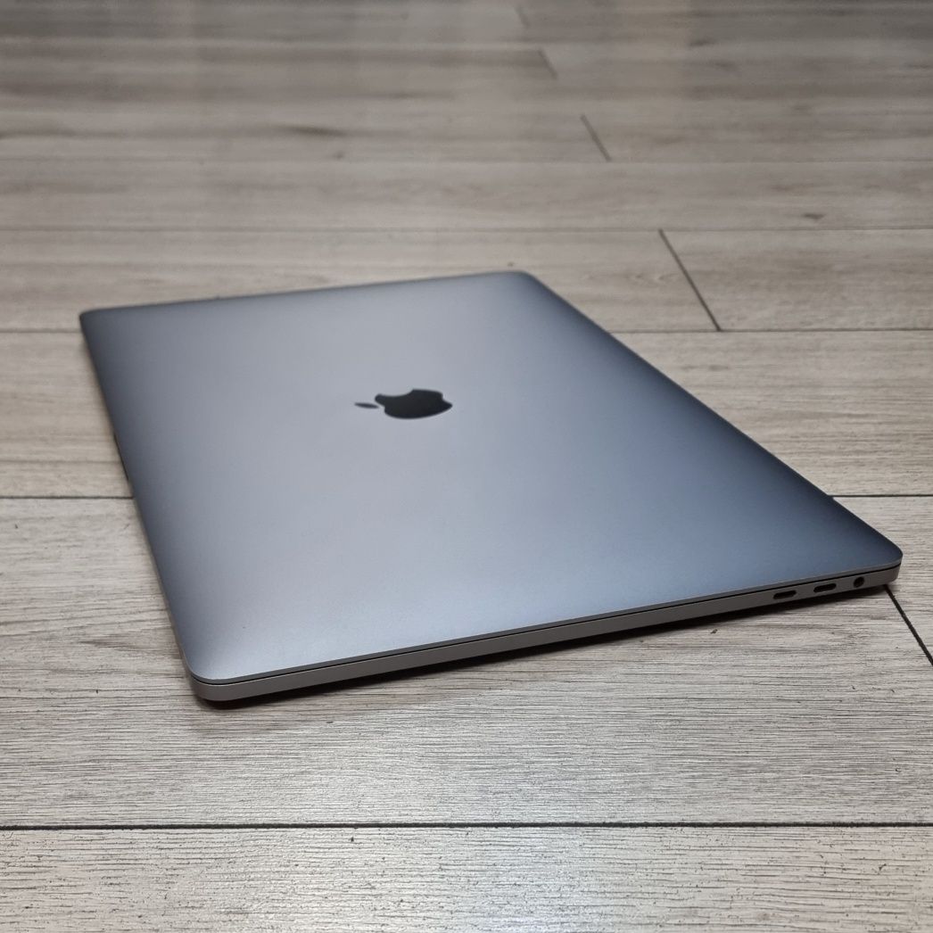 Amanet F28: MacBook Pro 2017 i7 ssd 500gb