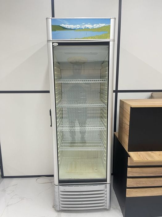 Холодильник витринный