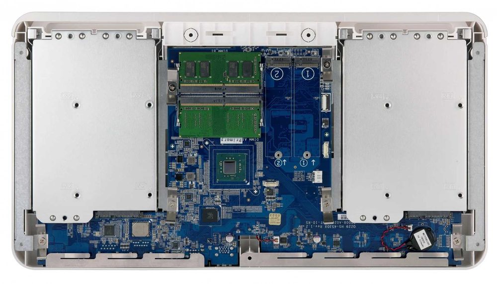 NAS Qnap HS-453DX-8G