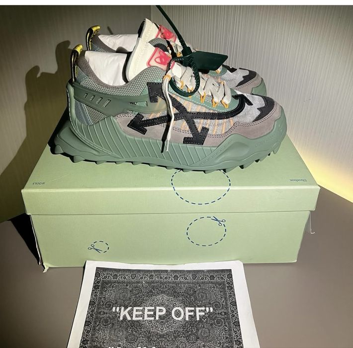 Adidasi off white odsy 1000