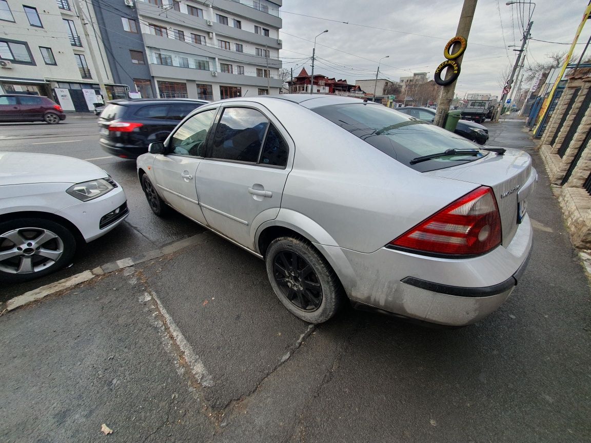 Vând Ford Mondeo