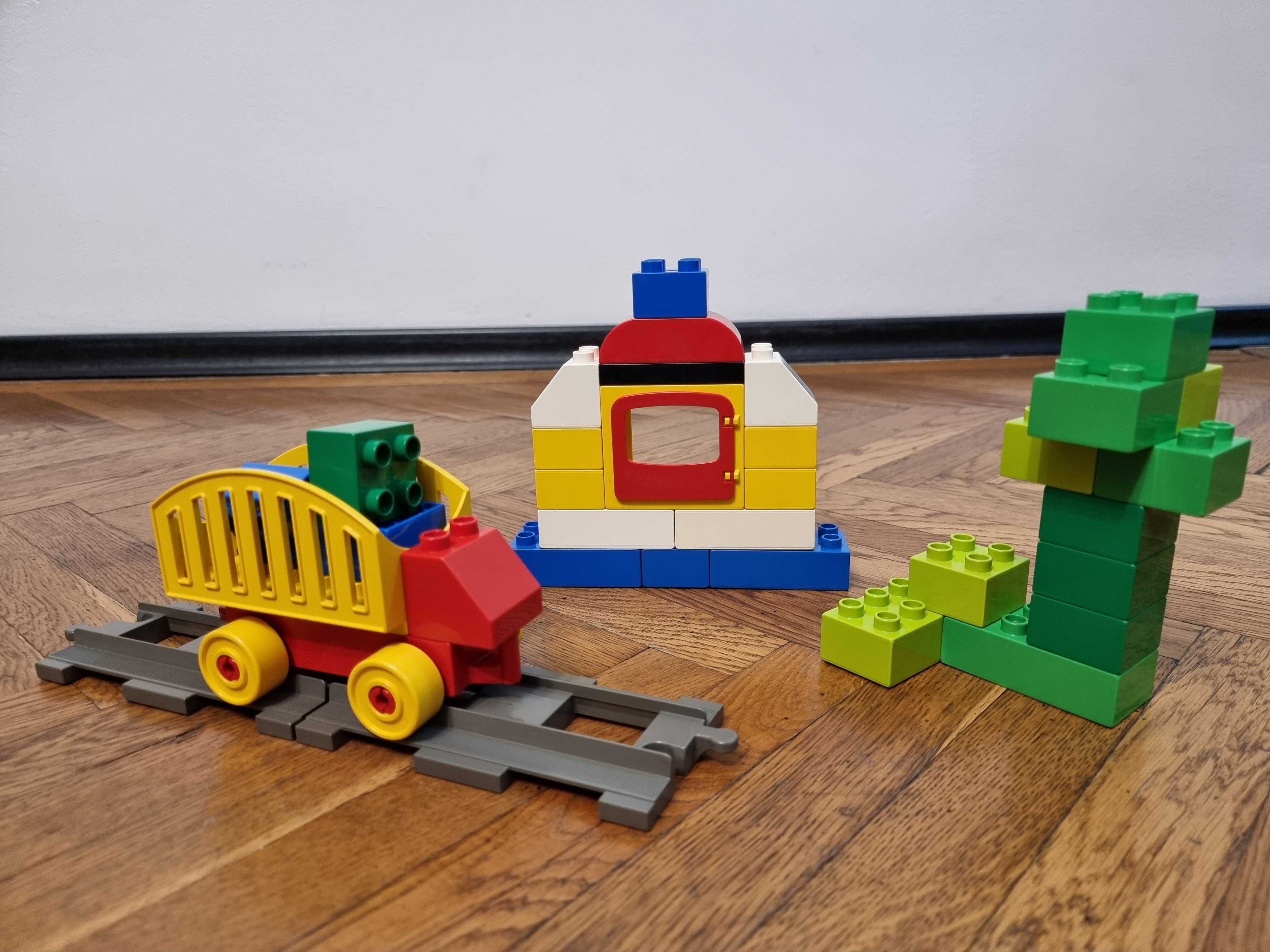 Lego Duplo cuburi constructie, sine de tren, casuta, pom