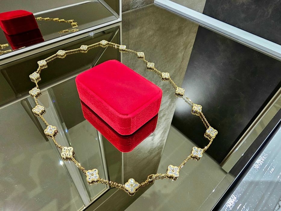 Van Cleef & Arpels VCA Gold Diamond Alhambra 20 Motifs Дамско Колие