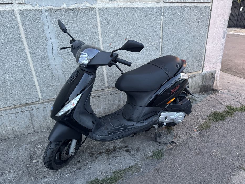 Scuter Piaggio Zip 49 injectie 2022